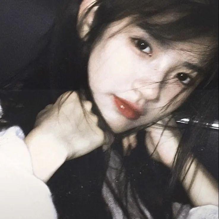 她与她的自画像